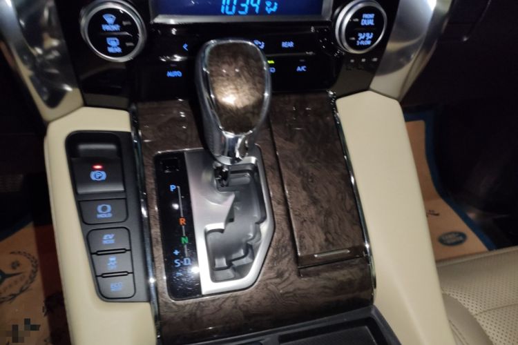 Used Toyota Alphard 2020 Dual-Engine 2.5L Luxury Edition Gear Lever