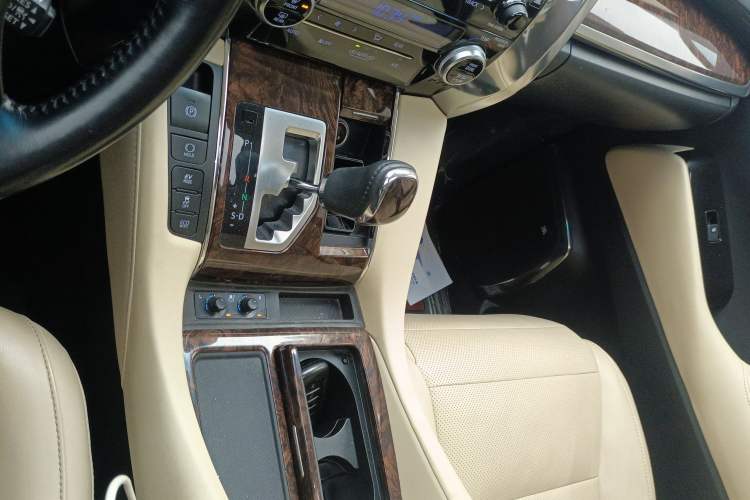 Used Toyota Alphard 2020 Dual-Engine 2.5L Luxury Edition Gear Lever