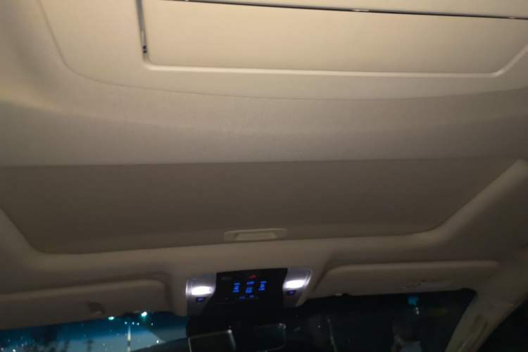 Used Toyota Alphard  Headliner