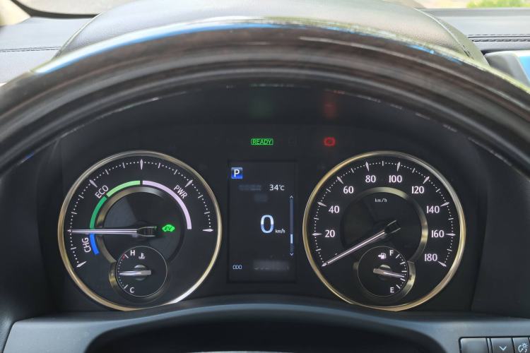 Used Toyota Alphard 2020 Dual-Engine 2.5L Luxury Edition Interior 1