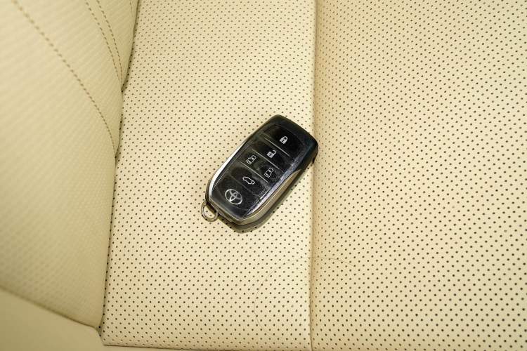 Used Toyota Alphard 2020 Dual-Engine 2.5L Prestige Edition Interior 1