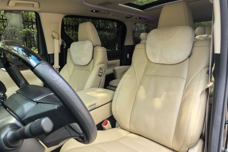 Used Toyota Alphard 2020 Dual-Engine 2.5L Luxury Edition Interior 3