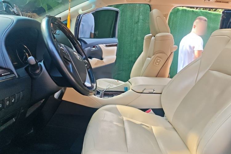 Used Toyota Alphard 2020 Dual-Engine 2.5L Luxury Edition Left Front Seat