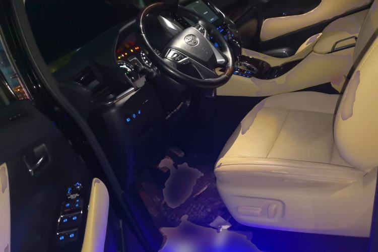 Used Toyota Alphard  Left Front Seat