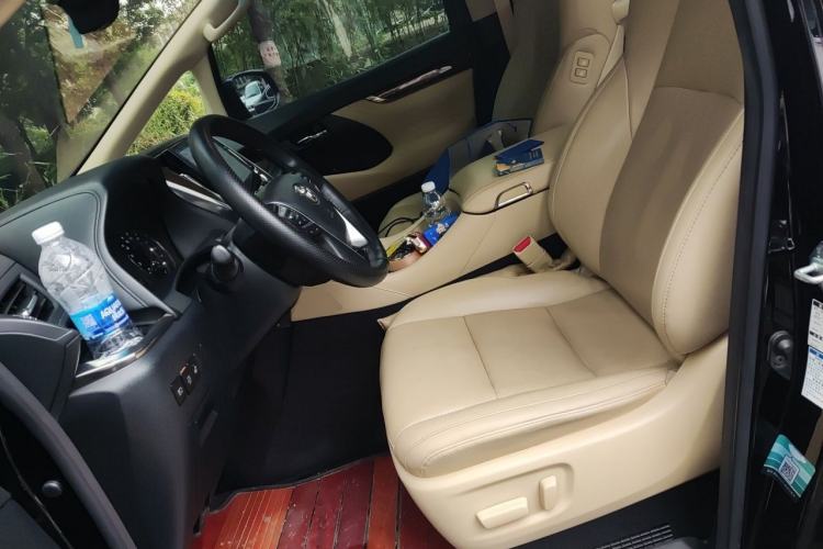 Used Toyota Alphard 2020 Dual-Engine 2.5L Luxury Edition Left Front Seat
