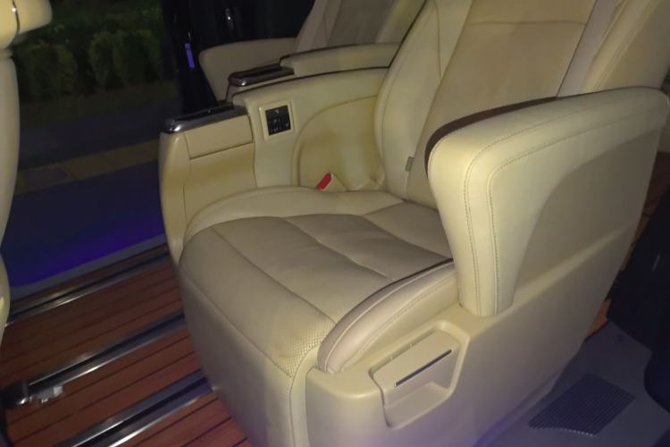 Used Toyota Alphard  Left Rear Seat