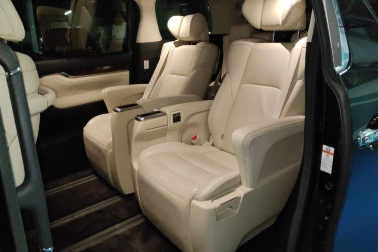Used Toyota Alphard 2020 Dual-Engine 2.5L Luxury Edition Left Rear Seat