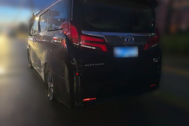 Used Toyota Alphard  Rear Left 45 Deg