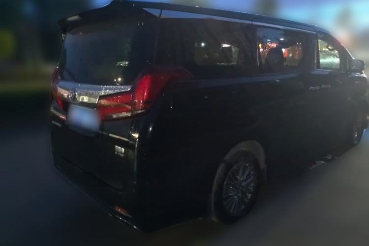 Used Toyota Alphard  Rear Right 45 Deg