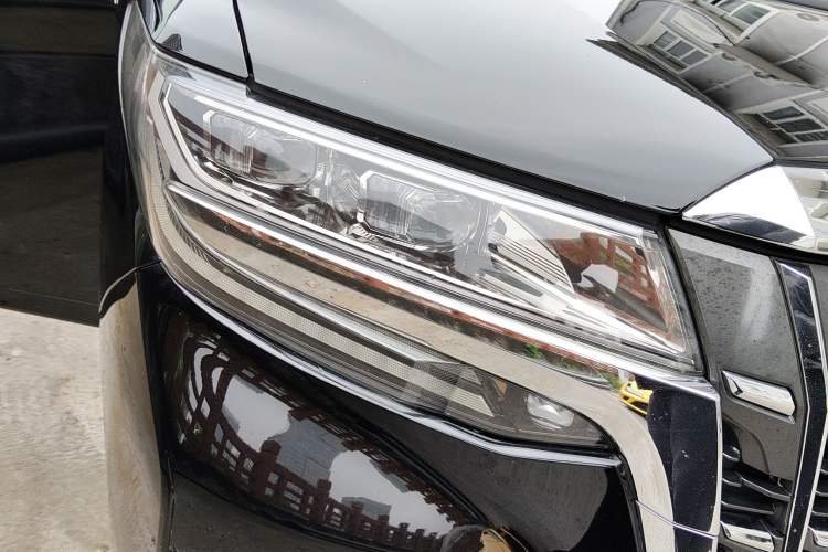 Used Toyota Alphard 2020 Dual-Engine 2.5L Luxury Edition Right Front Headlight
