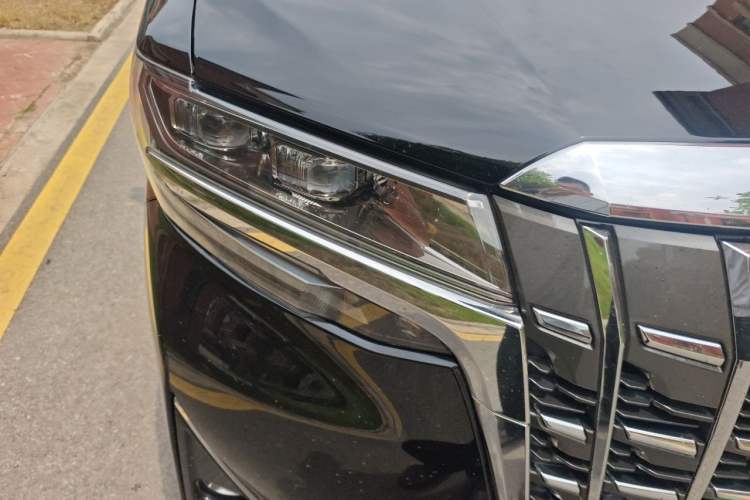 Used Toyota Alphard 2020 Dual-Engine 2.5L Luxury Edition Right Front Headlight