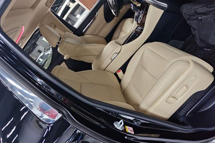 Used Toyota Alphard 2020 Dual-Engine 2.5L Luxury Edition Right Front Seat