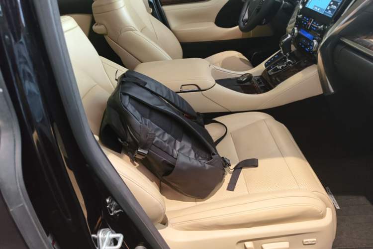 Used Toyota Alphard 2020 Dual-Engine 2.5L Luxury Edition Right Front Seat