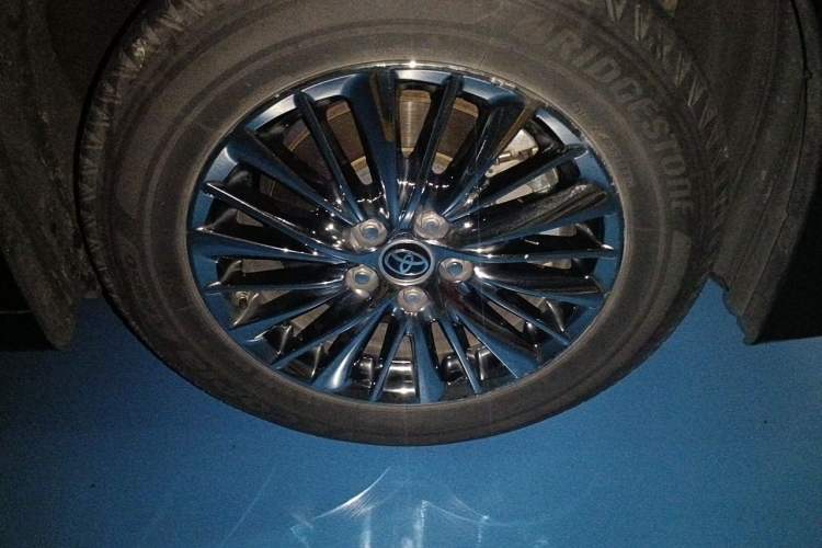 Used Toyota Alphard 2020 Dual-Engine 2.5L Luxury Edition Right Front Wheel Hub