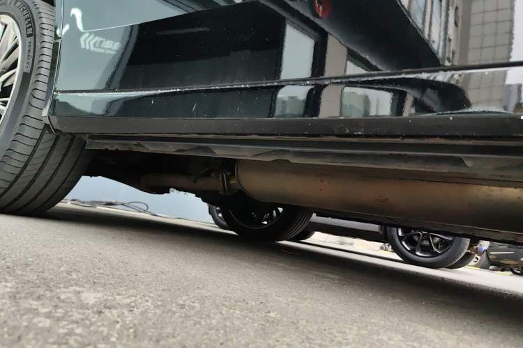 Used Toyota Alphard 2020 Dual-Engine 2.5L Luxury Edition Right Side Sill