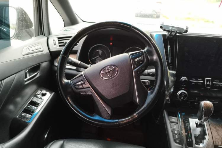 Used Toyota Alphard 2020 Dual-Engine 2.5L Prestige Edition Steering Wheel