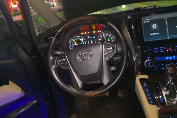 Used Toyota Alphard  Steering Wheel