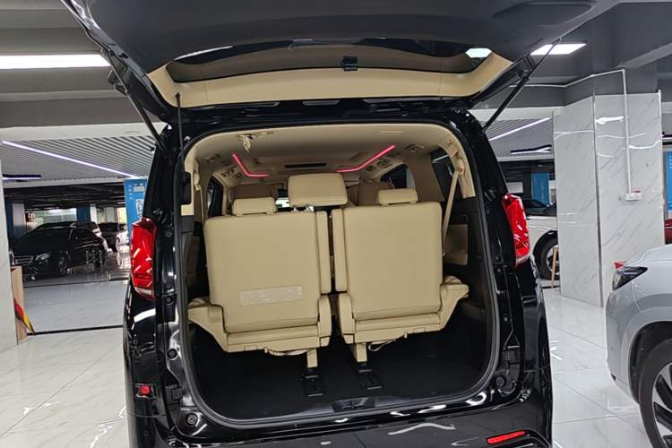 Used Toyota Alphard 2020 Dual-Engine 2.5L Luxury Edition Trunk