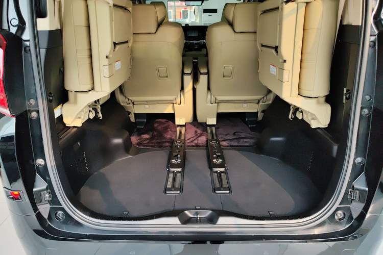 Used Toyota Alphard 2020 Dual-Engine 2.5L Prestige Edition Trunk