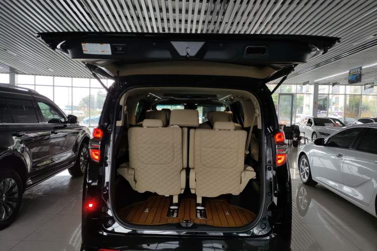 Used Toyota Alphard 2020 Dual-Engine 2.5L Luxury Edition Trunk