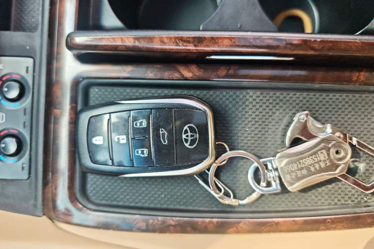 Used Toyota Alphard 2020 Dual-Engine 2.5L Luxury Edition Vehicle Key