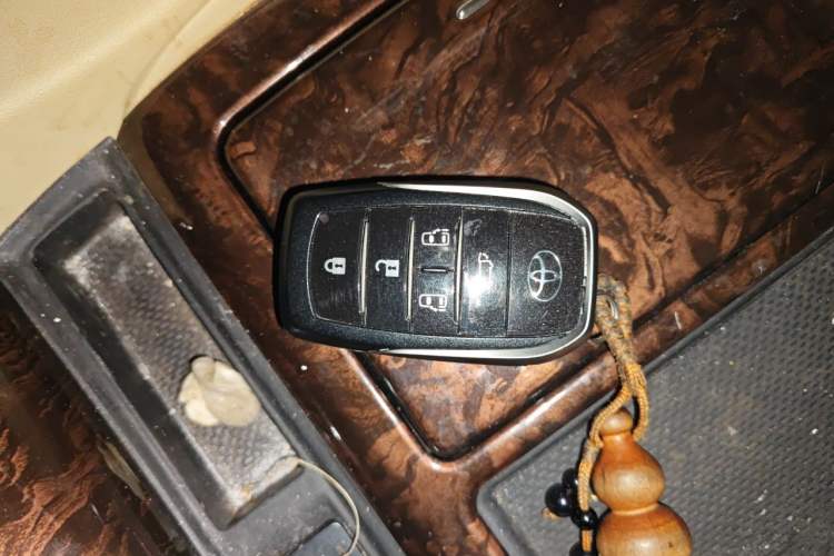 Used Toyota Alphard 2020 Dual-Engine 2.5L Luxury Edition Vehicle Key