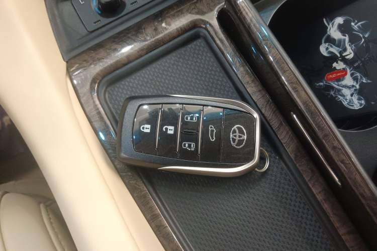 Used Toyota Alphard 2020 Dual-Engine 2.5L Prestige Edition Vehicle Key