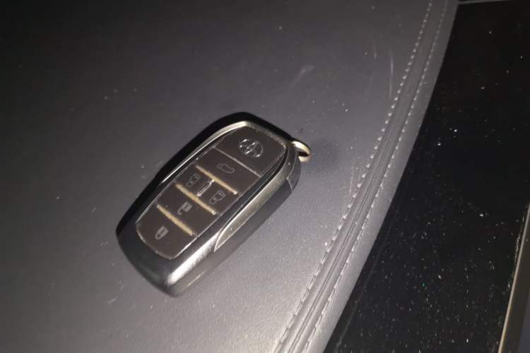 Used Toyota Alphard  Vehicle Key