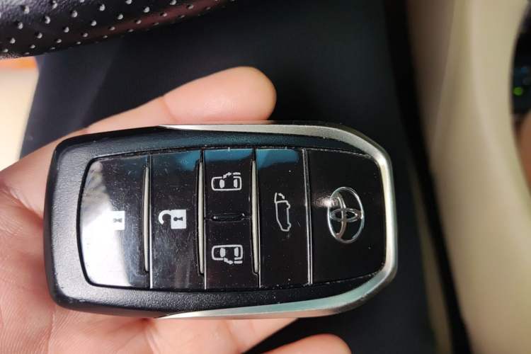 Used Toyota Alphard 2020 Dual-Engine 2.5L Luxury Edition Vehicle Key