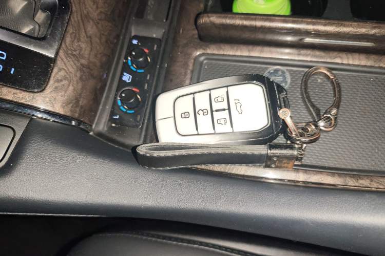 Used Toyota Alphard 2020 Dual-Engine 2.5L Prestige Edition Vehicle Key