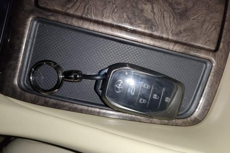Used Toyota Alphard 2020 Dual-Engine 2.5L Luxury Edition Vehicle Key