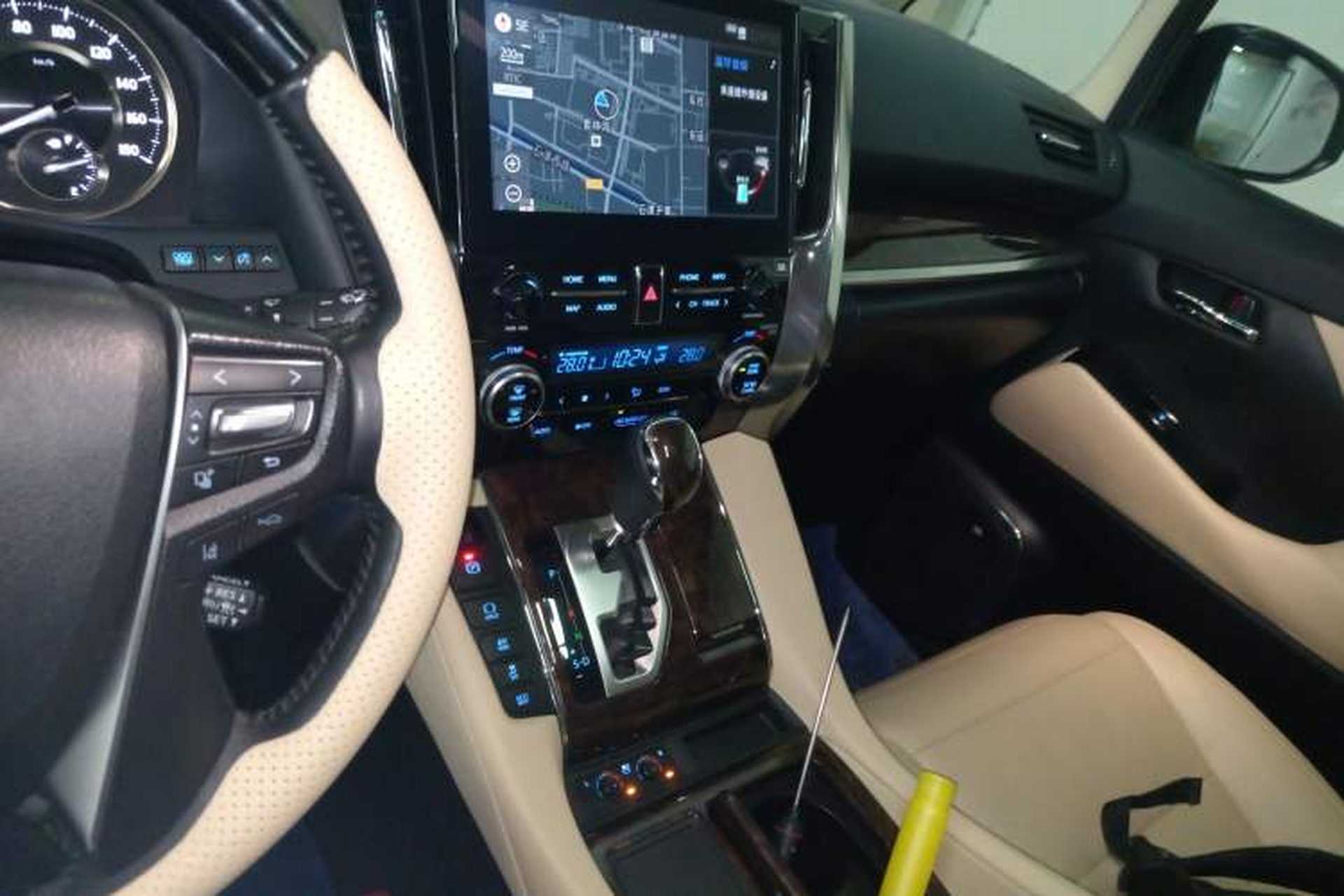 Used Toyota Alphard 2020 Dual-Engine 2.5L Luxury Edition Audio And AC Panel