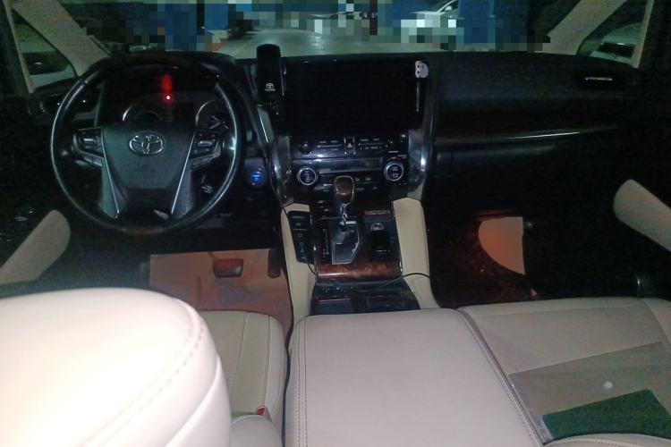 Used Toyota Alphard 2020 Dual-Engine 2.5L Luxury Edition Center Console