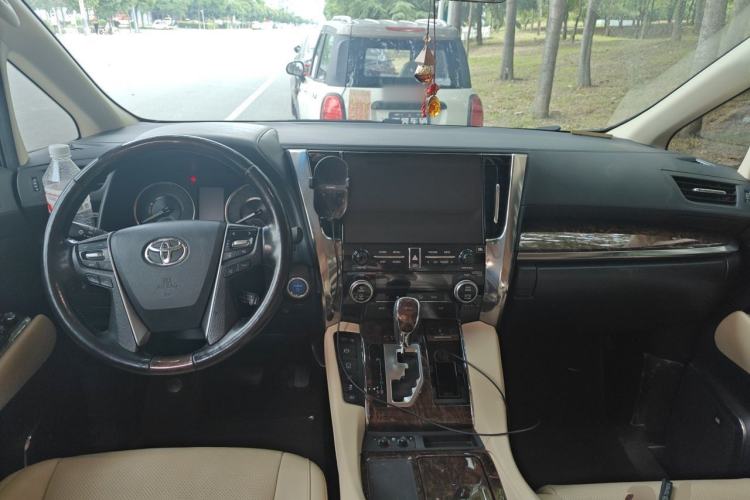 Used Toyota Alphard 2020 Dual-Engine 2.5L Luxury Edition Center Console