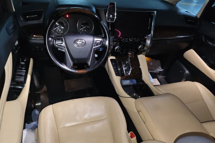 Used Toyota Alphard 2020 Dual-Engine 2.5L Luxury Edition Center Console