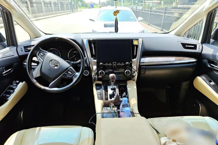 Used Toyota Alphard 2020 Dual-Engine 2.5L Prestige Edition Center Console