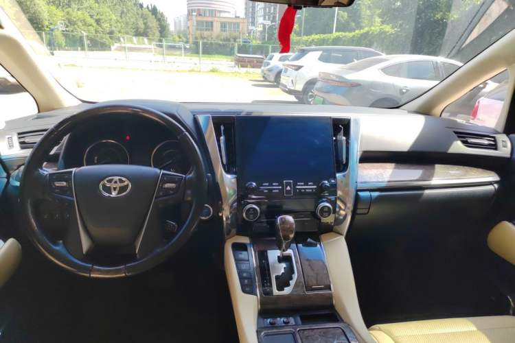 Used Toyota Alphard 2020 Dual-Engine 2.5L Prestige Edition Center Console