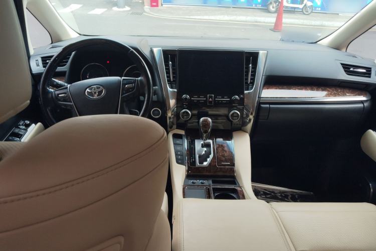 Used Toyota Alphard 2020 Dual-Engine 2.5L Luxury Edition Center Console