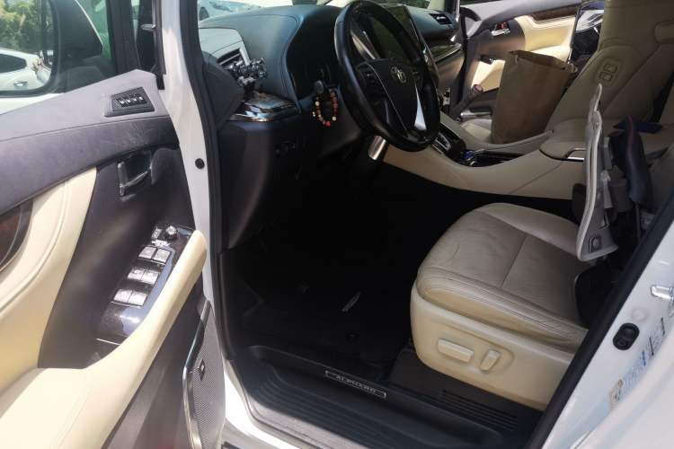 Used Toyota Alphard 2020 Dual-Engine 2.5L Luxury Edition Driver Seat