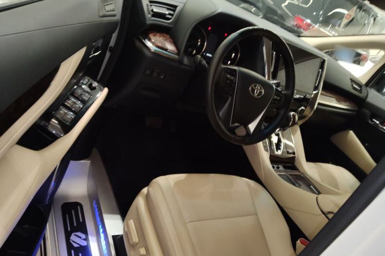 Used Toyota Alphard 2020 Dual-Engine 2.5L Luxury Edition Driver Seat