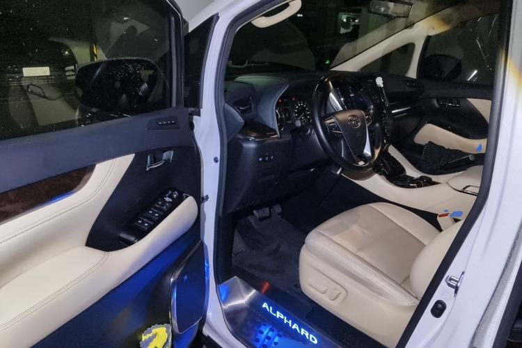 Used Toyota Alphard 2020 Dual-Engine 2.5L Luxury Edition Driver Seat