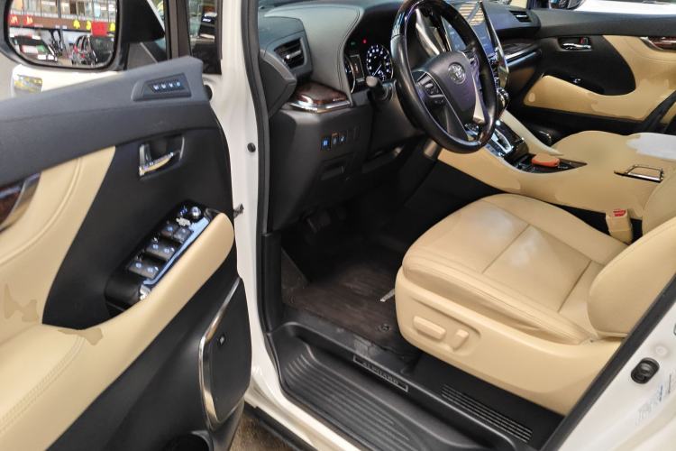 Used Toyota Alphard 2020 Dual-Engine 2.5L Luxury Edition Driver Seat