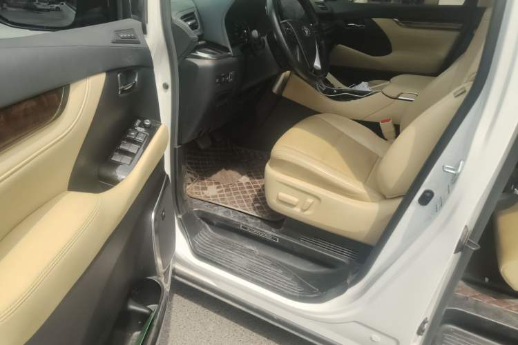 Used Toyota Alphard 2020 Dual-Engine 2.5L Luxury Edition Driver Seat