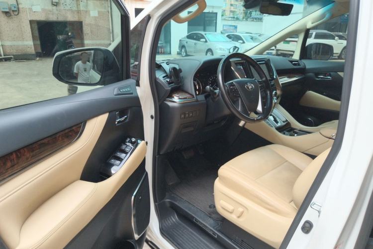 Used Toyota Alphard 2020 Dual-Engine 2.5L Luxury Edition Driver Seat