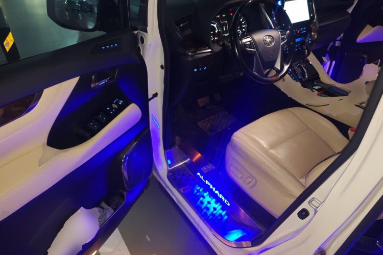 Used Toyota Alphard 2020 Dual-Engine 2.5L Luxury Edition Driver Seat