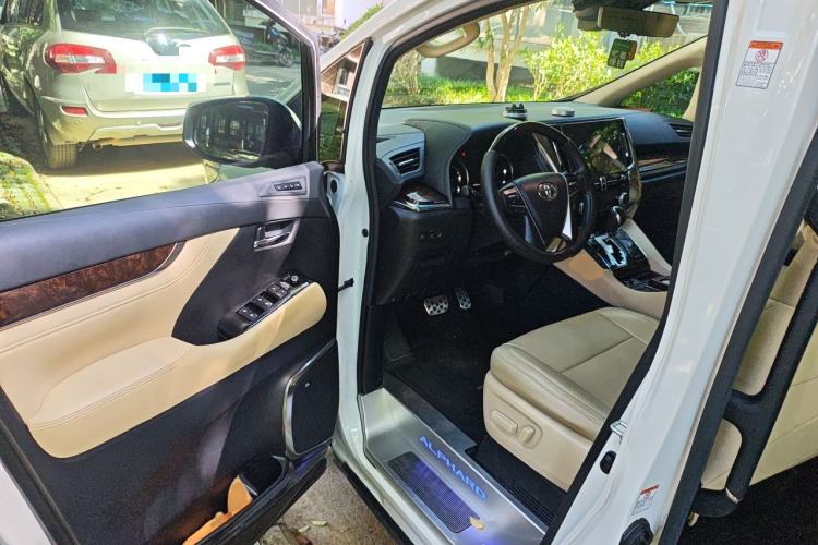 Used Toyota Alphard 2020 Dual-Engine 2.5L Luxury Edition Driver Seat