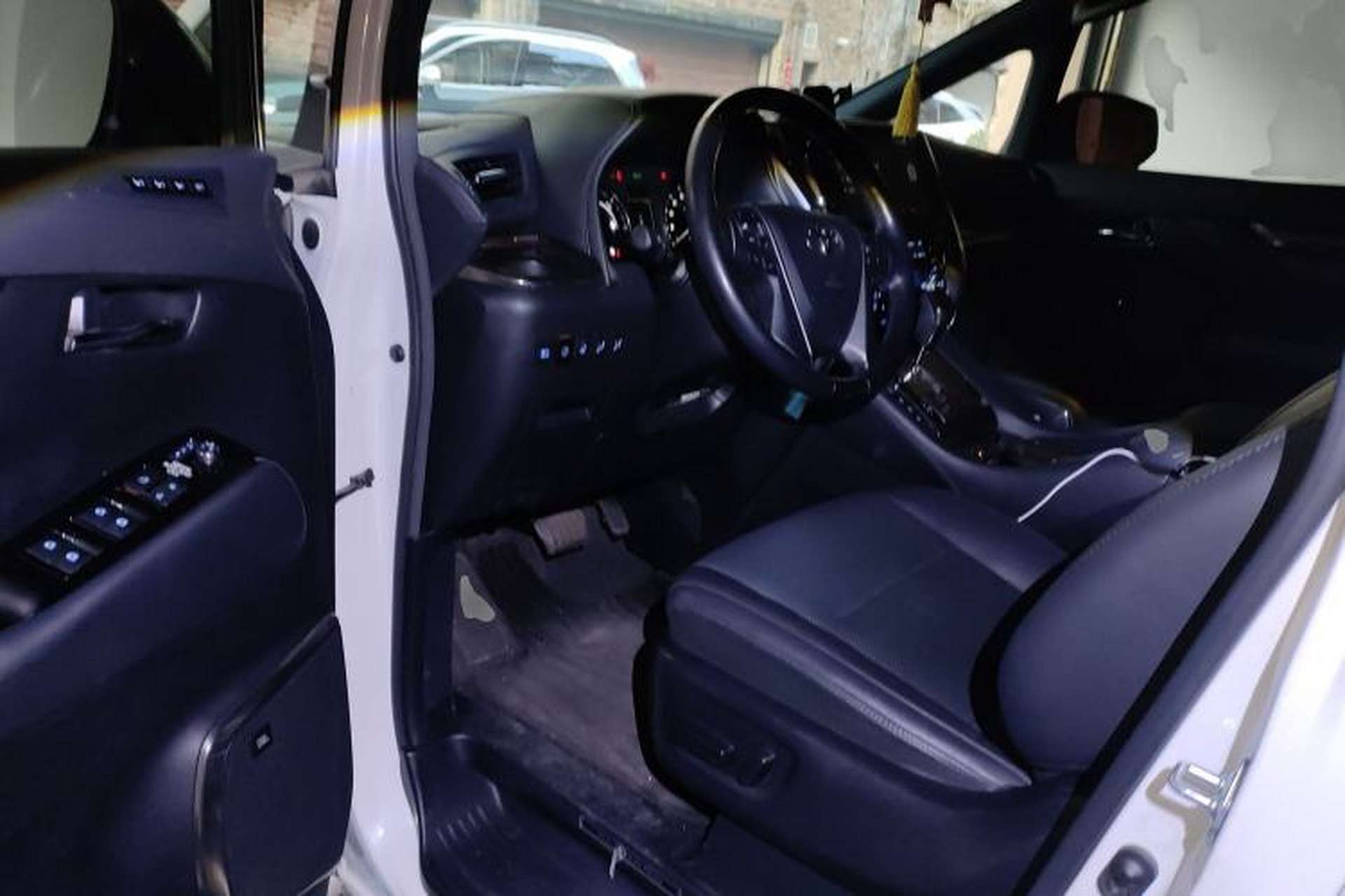 Used Toyota Alphard 2020 Dual-Engine 2.5L Prestige Edition Driver Seat