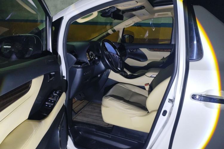 Used Toyota Alphard 2020 Dual-Engine 2.5L Luxury Edition Driver Seat