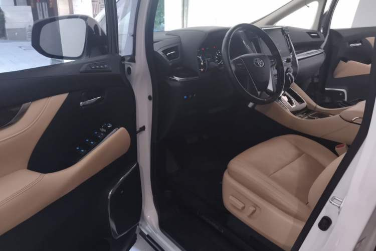 Used Toyota Alphard  Driver Seat