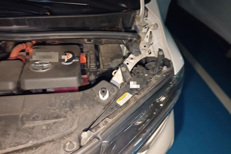 Used Toyota Alphard 2020 Dual-Engine 2.5L Luxury Edition Engine Bay Left